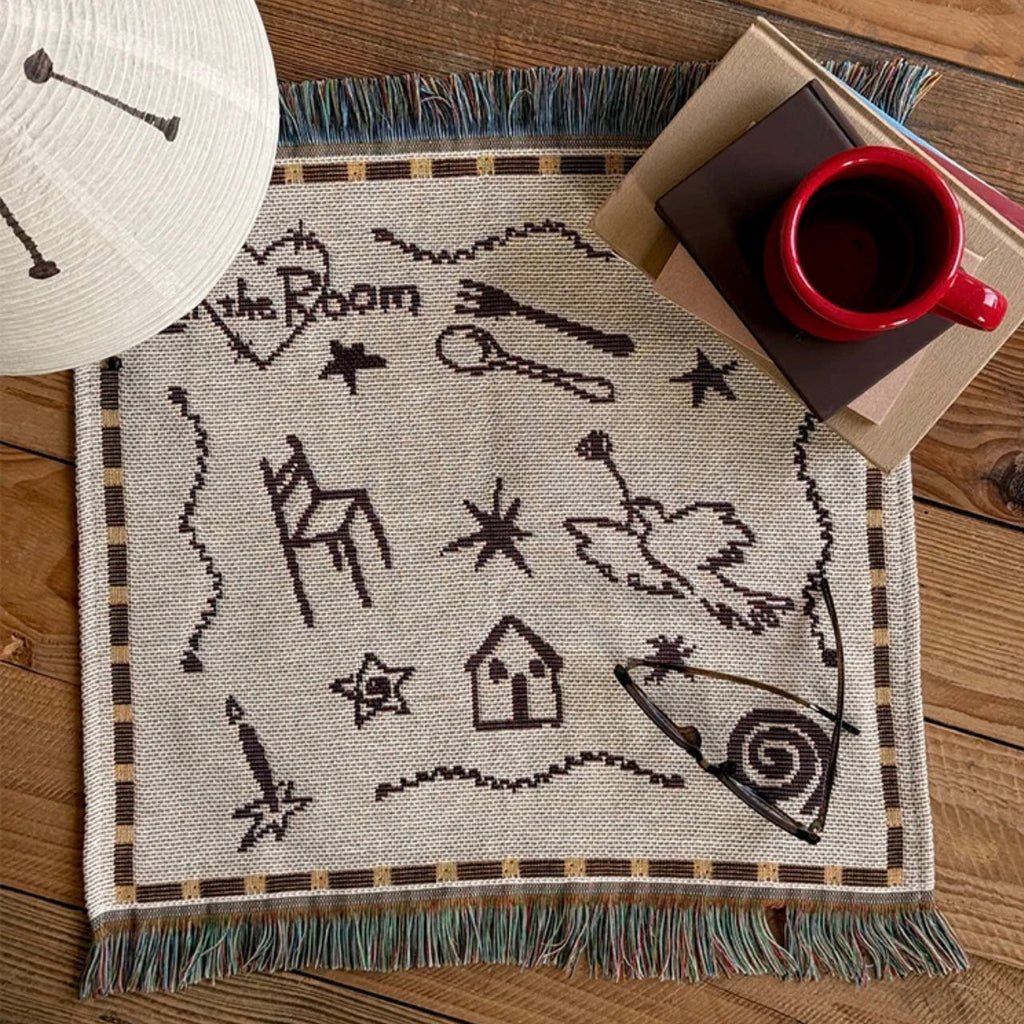 LA CHAMBRE QUI RÊVE Retro Style The Room That Dreams Decorative Tapestry with Fringe Blanket