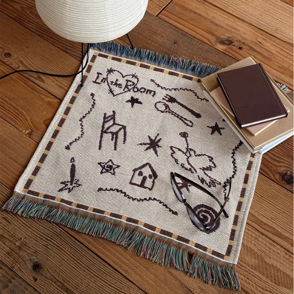 LA CHAMBRE QUI RÊVE Retro Style The Room That Dreams Decorative Tapestry with Fringe Blanket