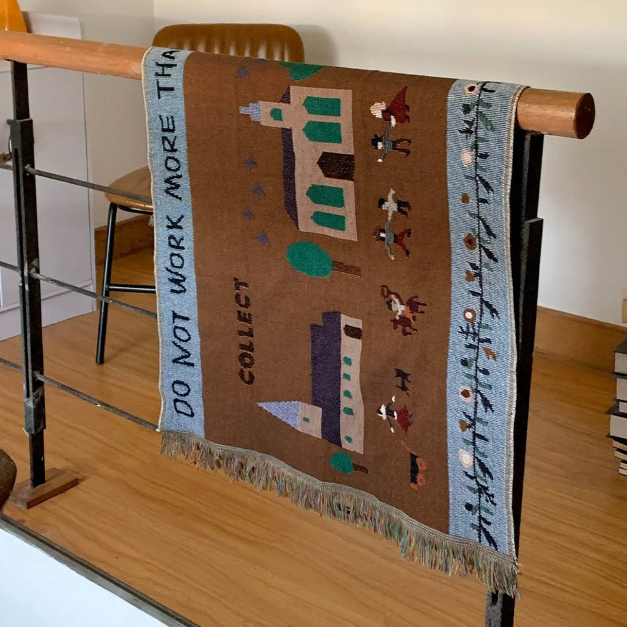 LE CŒUR DU VILLAGE Retro Style The Heart of the Village Decorative Tapestry with Fringe Blanket