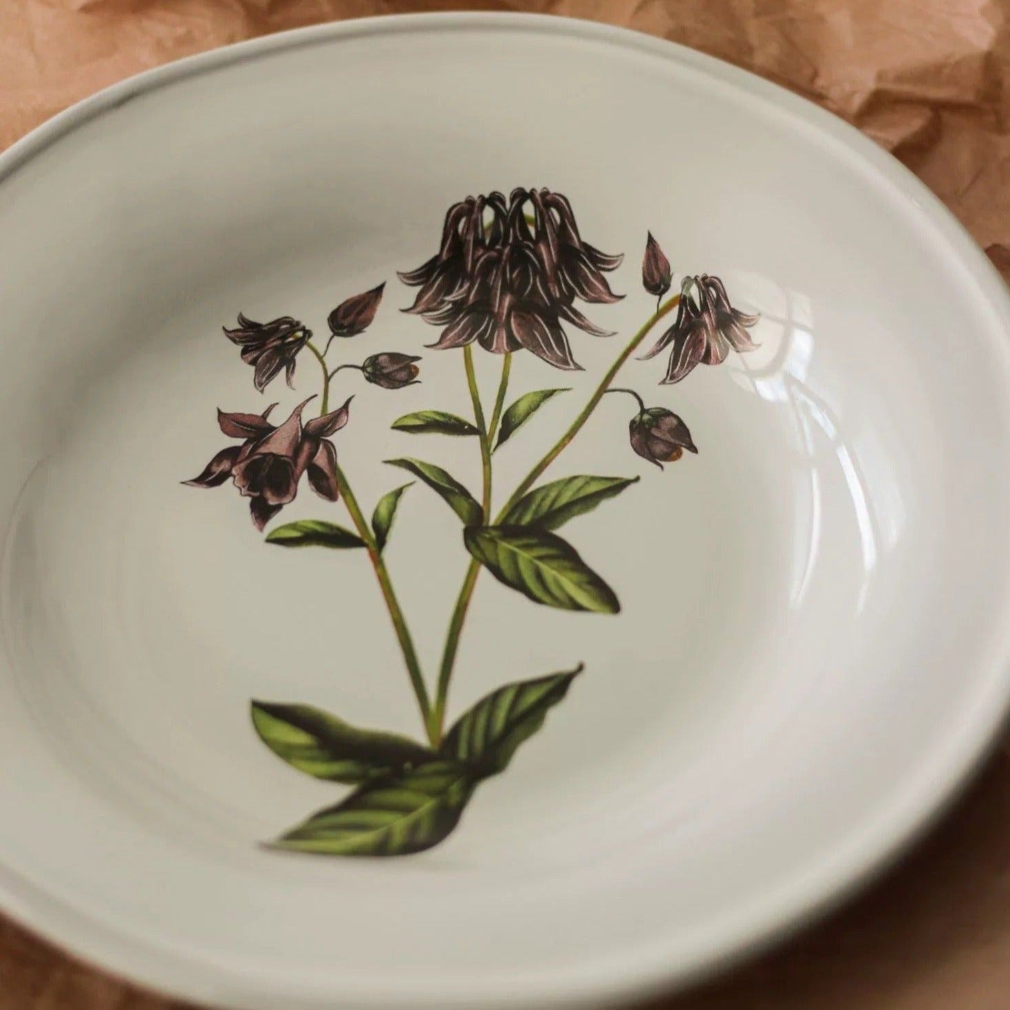 LA FLEUR Aquilegia Columbine Flower French Retro Plate